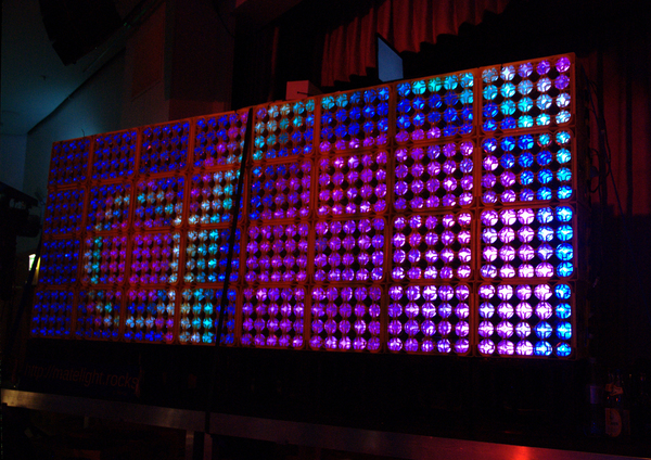 ./pics/heise-make-32c3-1-small.jpg